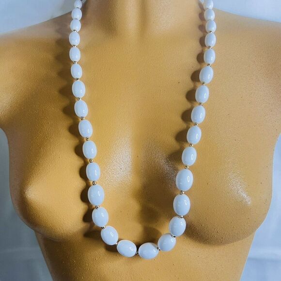 Vintage Monet Necklace White Gold Beaded Beads Strand ￼￼ 28” Gold Clasp 4507 - Picture 8 of 14